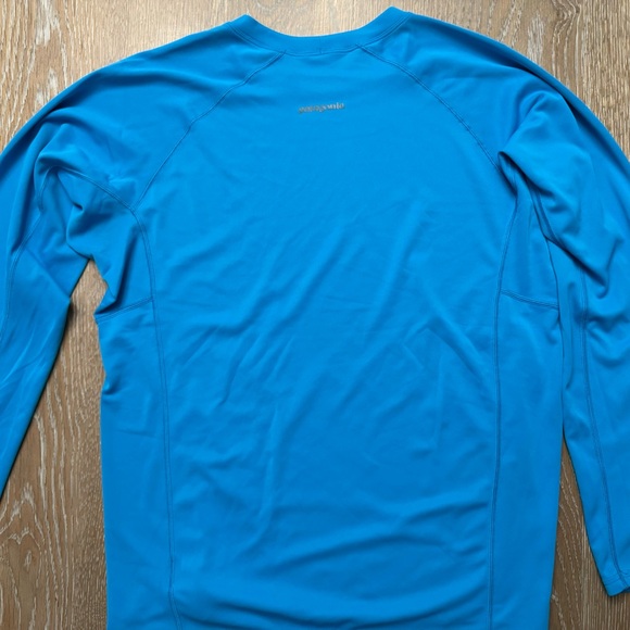 Patagonia Bright blue men’s long sleeve base layer, wicking‎ shirt, size M - Picture 3 of 10